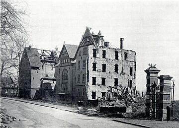 Ruins of the institute building 1944
